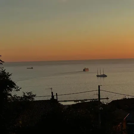 Casa Ludovica-vista Mare-giardino Privato * Triest