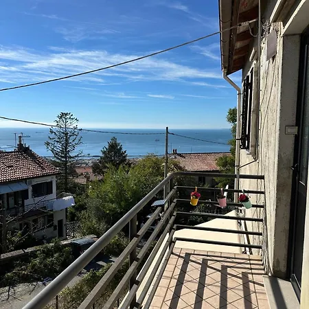 Casa Ludovica-vista Mare-giardino Privato Ferienhaus *